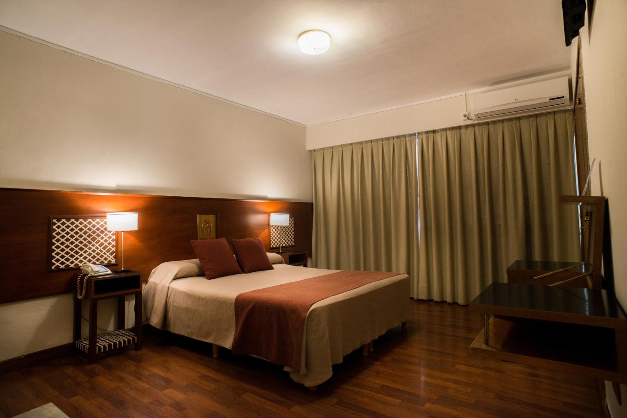 Hotel Victoria Plaza Сальта Экстерьер фото